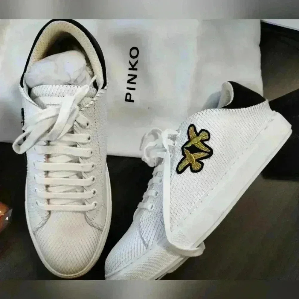 SALE Pinko Bird monogram white sneakers sz 41 New